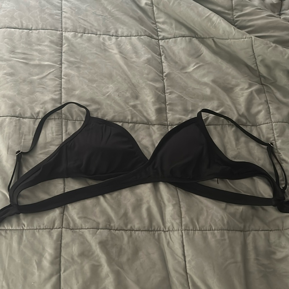 Black crossover bikini